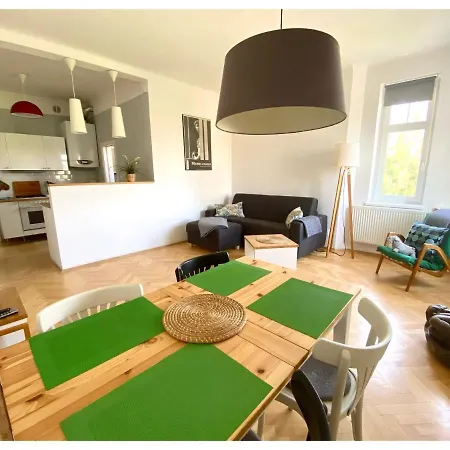 Central-modern-apartment شقة براغ