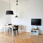 Central-modern-apartment * 布拉格