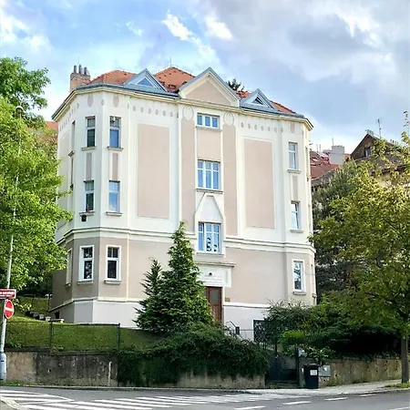 Central-modern-apartment Apartment